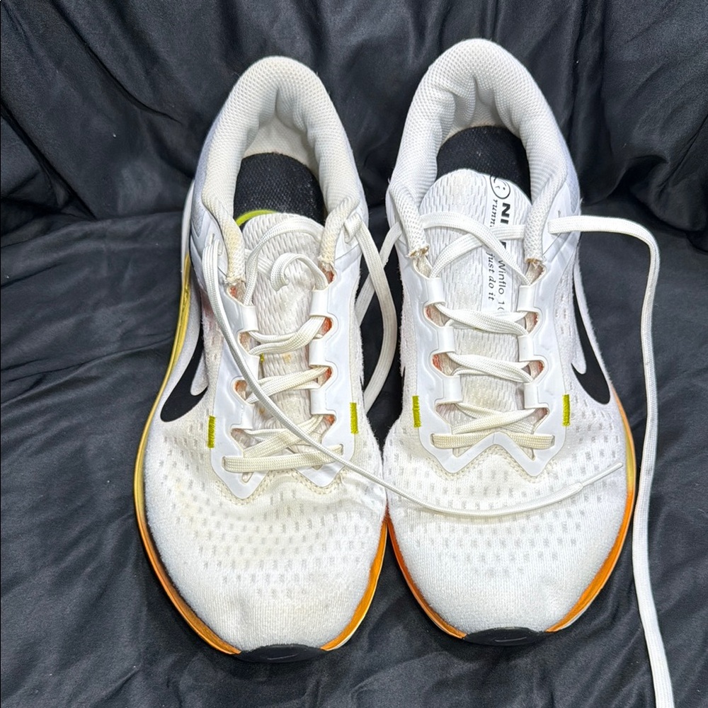 NIKE WINFLO 10 WOMEN’S RUNNING SHOE - WOMEN'S  Size 10